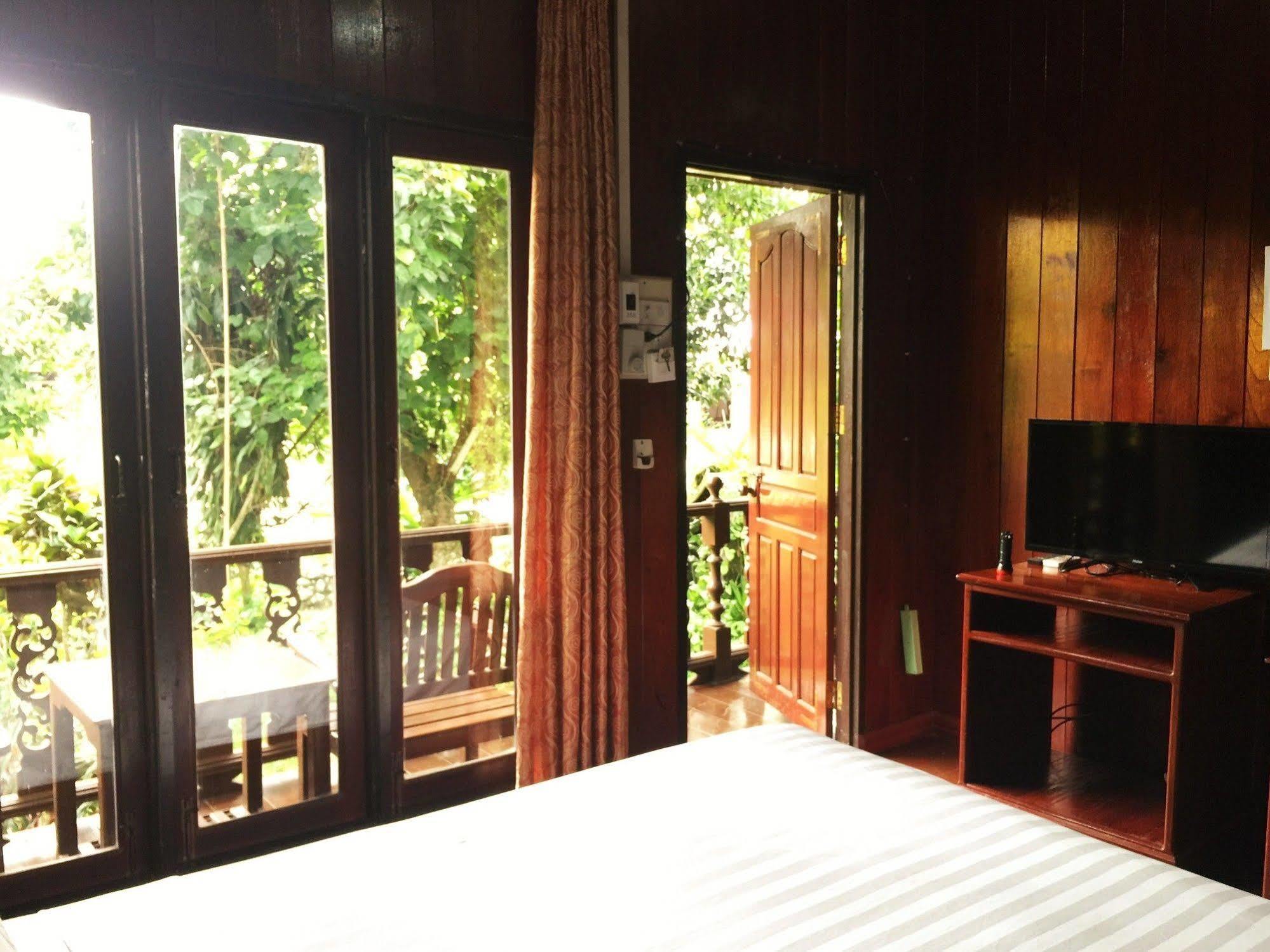 วังเวียง บูทิค โฮเต็ล Hotel ภายนอก รูปภาพ